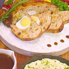 Ayam Galantina dengan Sos Perang dan Kentang Lecek Ayam Galantina dengan Sos Perang dan Kentang Lecek