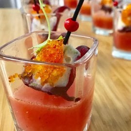 Bunga Rosel Berinti dengan Gazpacho Tembikai Bunga Rosel Berinti dengan Gazpacho Tembikai