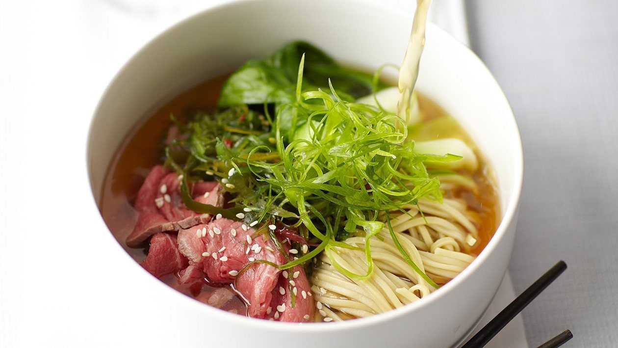 Sup bersama Tuna Kering, Mi Soba, Bok Choy dan Daun Bawang – - Resipi
