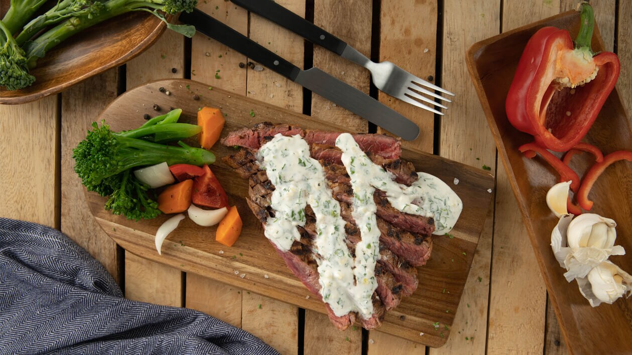 Chipotle Flank Steak with Creamy Cilantro Sauce – - Recipe