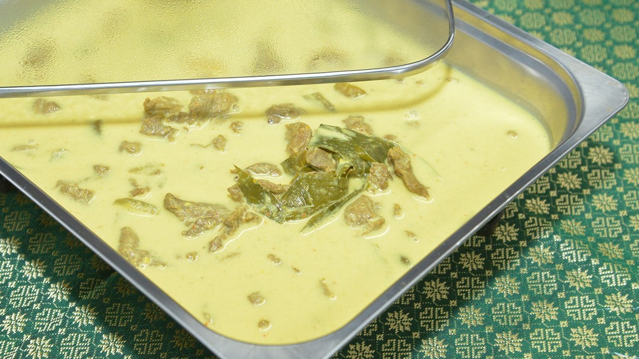 Spicy Smoked Beef Cooked in Turmeric-Coconut Gravy – - Recipe