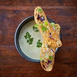 Sup Kentang, Cendawan Truffle dan Roti Bakar Crostini Sup Kentang, Cendawan Truffle dan Roti Bakar Crostini