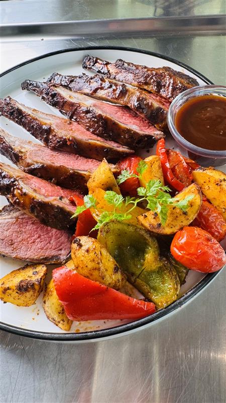 Knorr Professional Smoky Grill Sauce - Knorr Smoky Grill Sauce is a ready-to-use, versatile solution with a sweet, sour, and mildly spicy kick—perfect for marinating, grilling, basting or dipping,