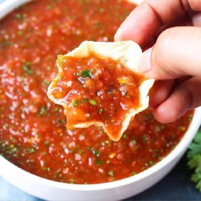 Nachos served with Tomato Salsa, Chili Con Carne & Cheese Dips Nachos served with Tomato Salsa, Chili Con Carne & Cheese Dips
