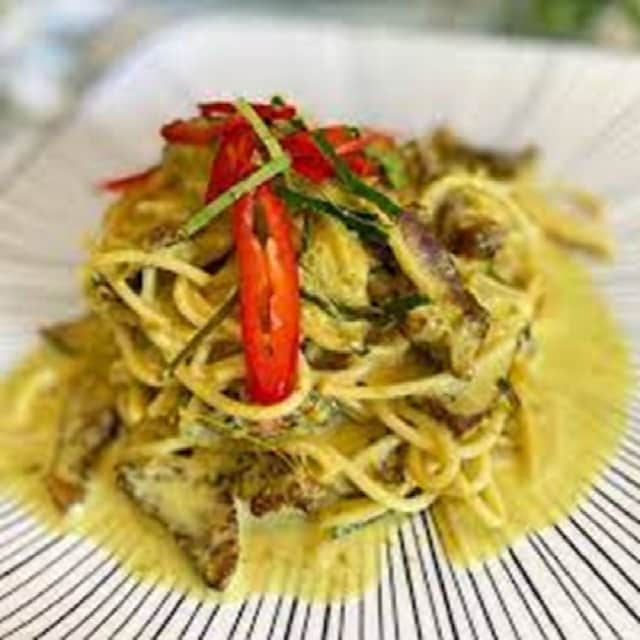 Masak Lemak Salted Egg Spaghetti with Smokey Beef Masak Lemak Salted Egg Spaghetti with Smokey Beef