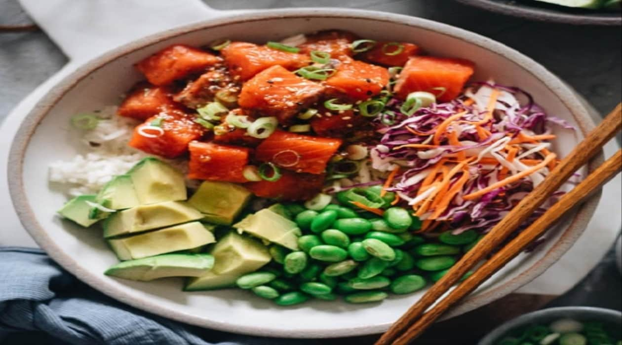 Salmon Pokebowl with Nori Miso Ponzu Dressing – - Recipe