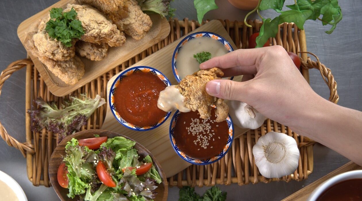 Snow Cheese Fried Chicken served with Gochujang, Garlic Dips & Smokey Barbecue Sauce – - Recipe