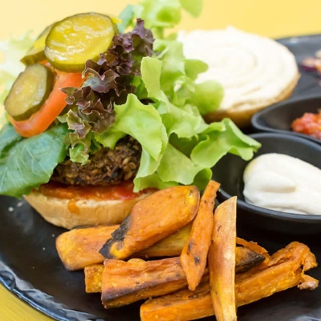 Nourish Cafe: Clean Eating in Asia