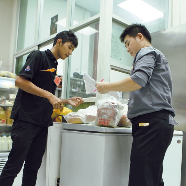 Memastikan Keselamatan Makanan dari Trak Ke Meja