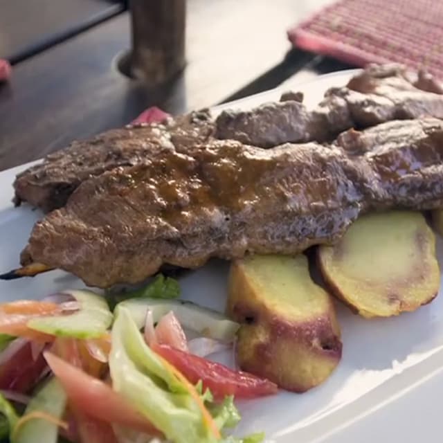 Makanan Tepi Jalan Peru - Anticuchos