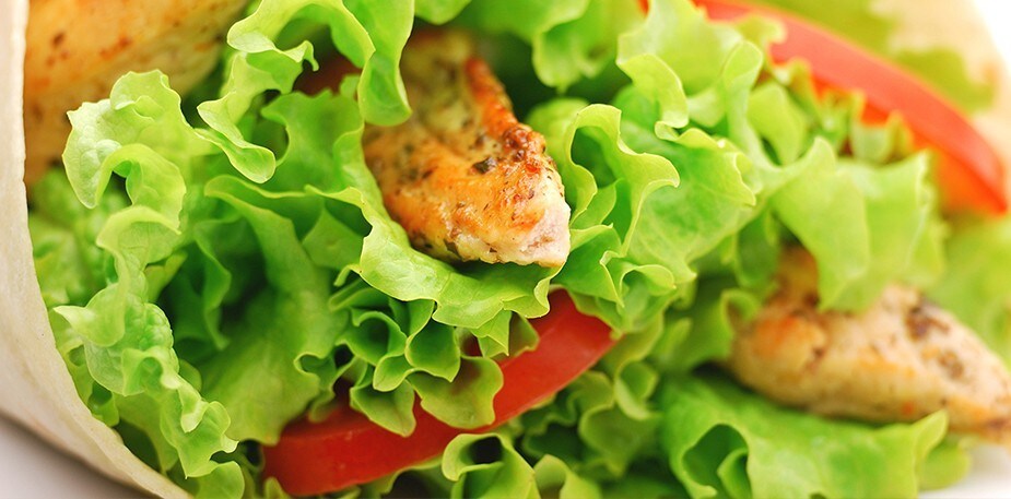 Ayam Thai dan Balutan Daun Salad